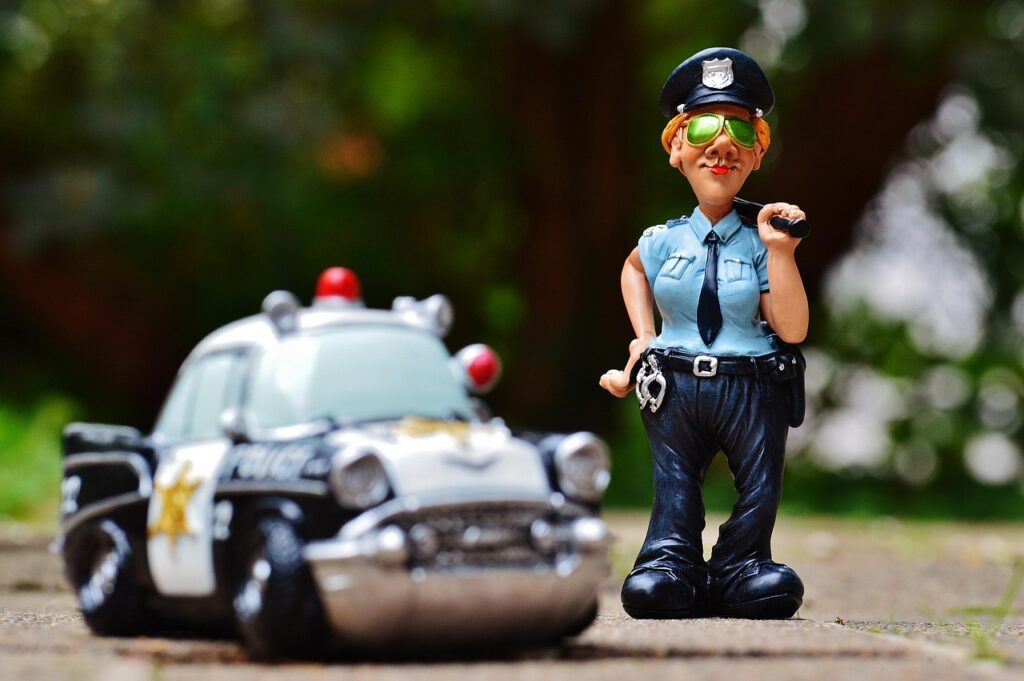 闇金警察に相談するメリットと注意点は？