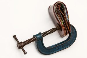 借金の弁護士に依頼した場合の費用が払えないときの対処法は？